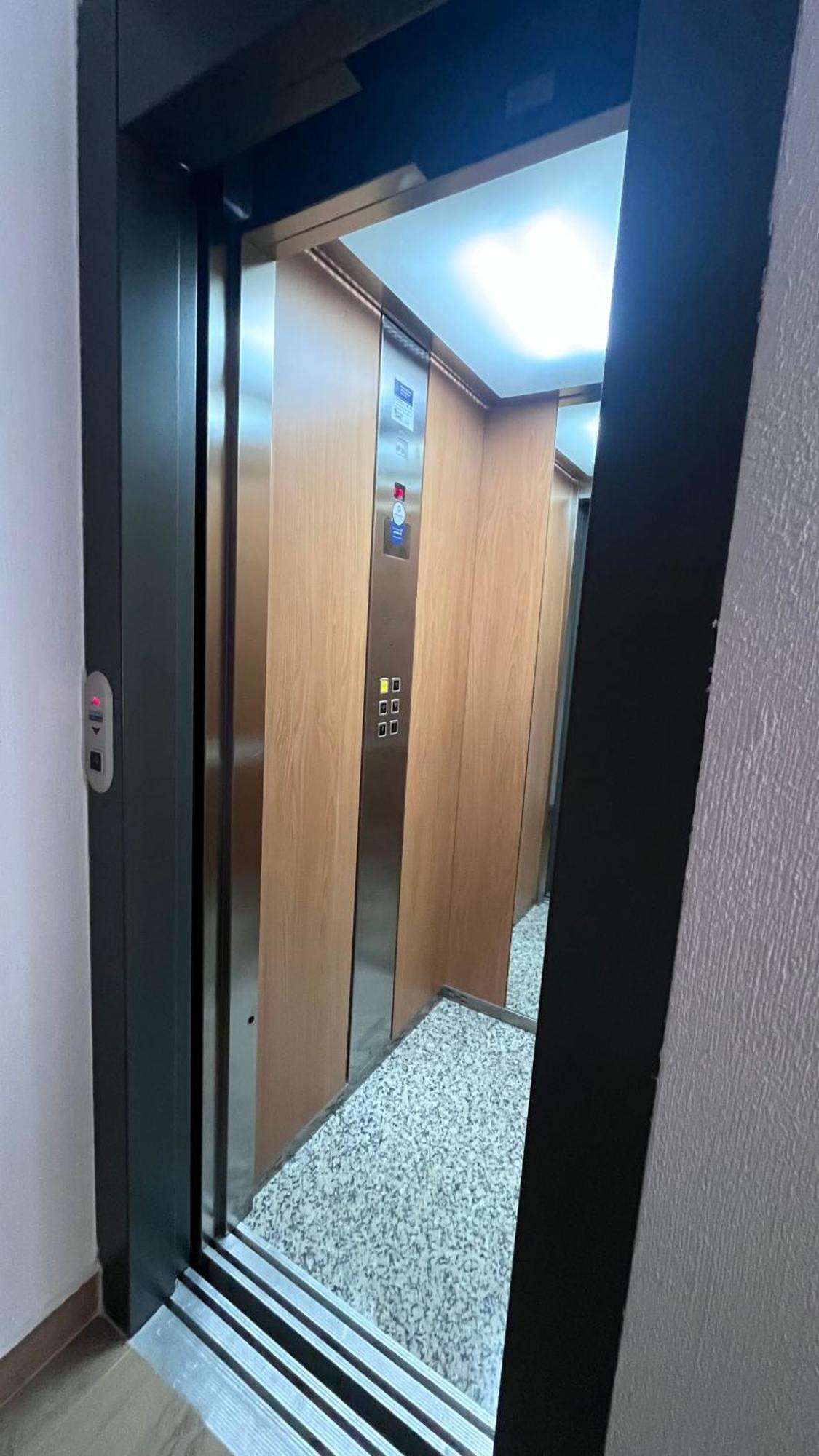 Victrix Homes León Exteriör bild